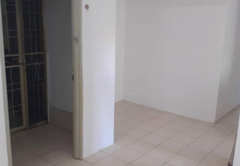 2nd Floor Intermediate Shophouse For Rent Located at MJC, Batu Kawa 