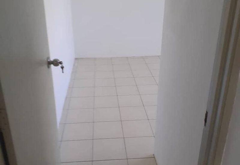 2nd Floor Intermediate Shophouse For Rent Located at MJC, Batu Kawa 