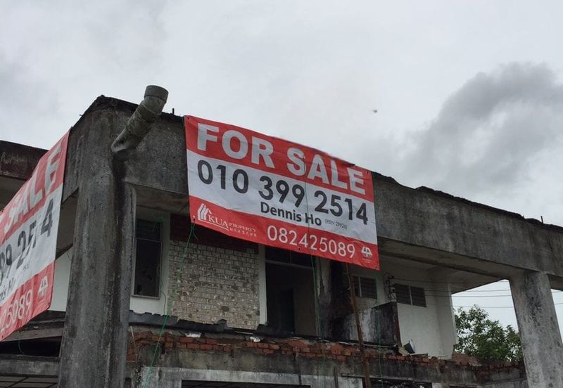 Double Storey Semi-Detached House FOR SALE! Located at Rubber Road