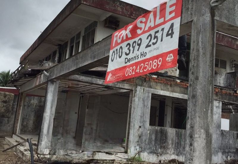 Double Storey Semi-Detached House FOR SALE! Located at Rubber Road