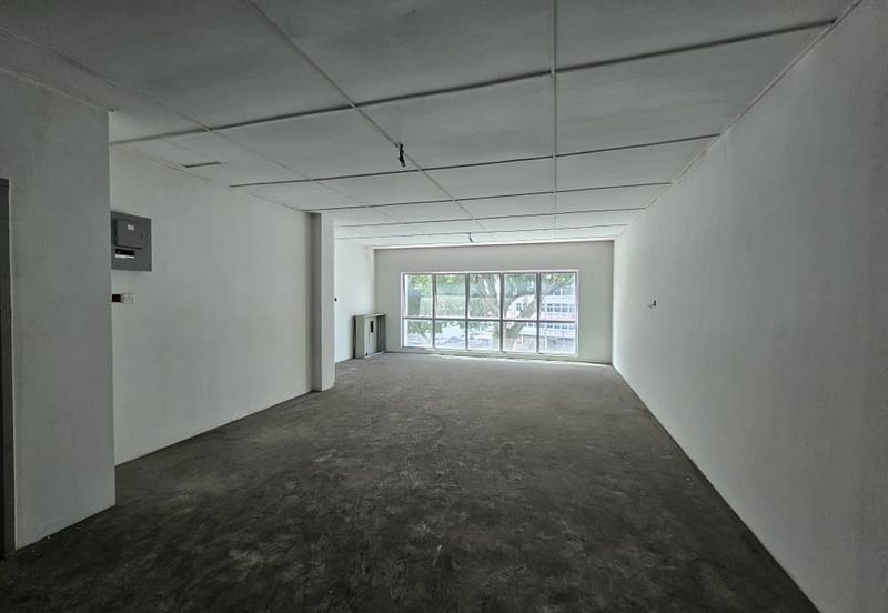 Third Floor Intermediate Commercial Office/ Shoplot For Rent! Located at Pending, Near Icom Square