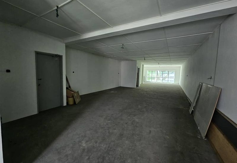 Third Floor Intermediate Commercial Office/ Shoplot For Rent! Located at Pending, Near Icom Square