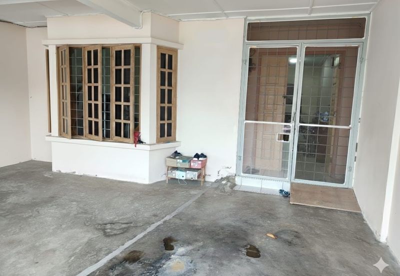 Double Storey Terrace House For Sale at Bromill Estate / Jalan Tun Ahmad Zaidi Adruce / Jalan Rock