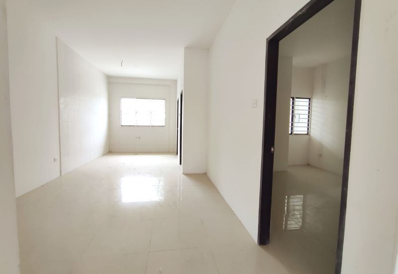 Double Storey Terrace House For Sale  Taman Midway Cresent 