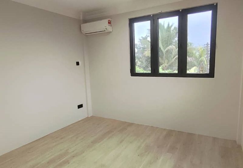 Corner Double Storey Terrace House For Sale Located Jalan Greenwood 