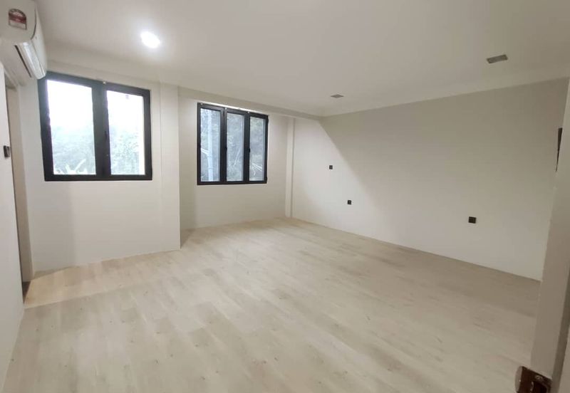 Corner Double Storey Terrace House For Sale Located Jalan Greenwood 