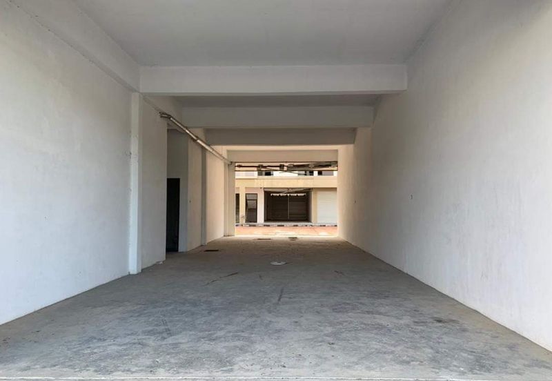 3 Storey Shop house For SALE !! Located East Gate city, 9th Mile