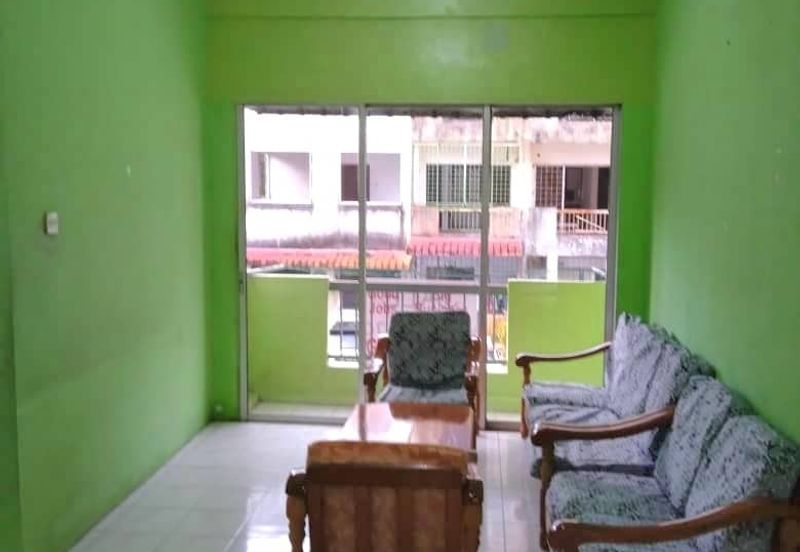 Fully Renovated Corner Unit in Taman Suria Jaya Apartment For Sale!