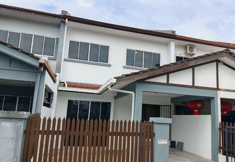 Double Storey Terrace House For Sale! Located at Lorong Demak bayu,Sejingkat Kuching 