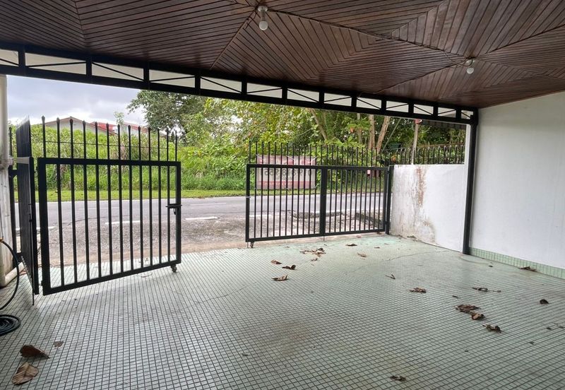 Double storey terrace intermediate For sale Located at Jalan Green