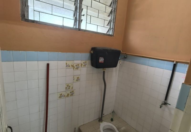 Double storey Terrace intermediate For Sale! Located at Capital Garden@ Arang road area Kuching