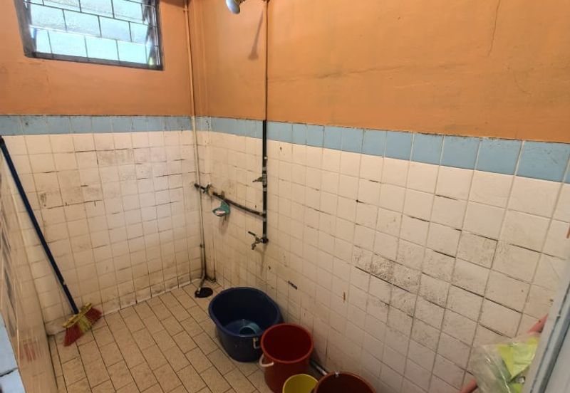 Double storey Terrace intermediate For Sale! Located at Capital Garden@ Arang road area Kuching