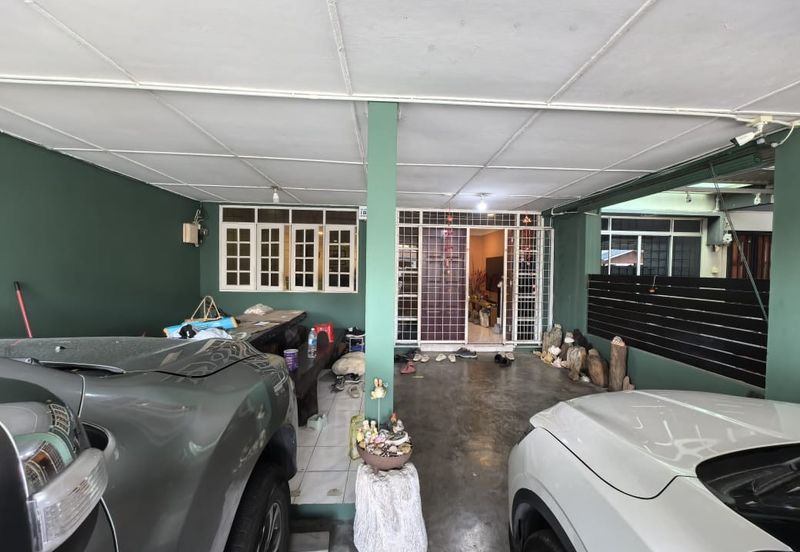 Double storey Terrace intermediate For Sale! Located at Capital Garden@ Arang road area Kuching
