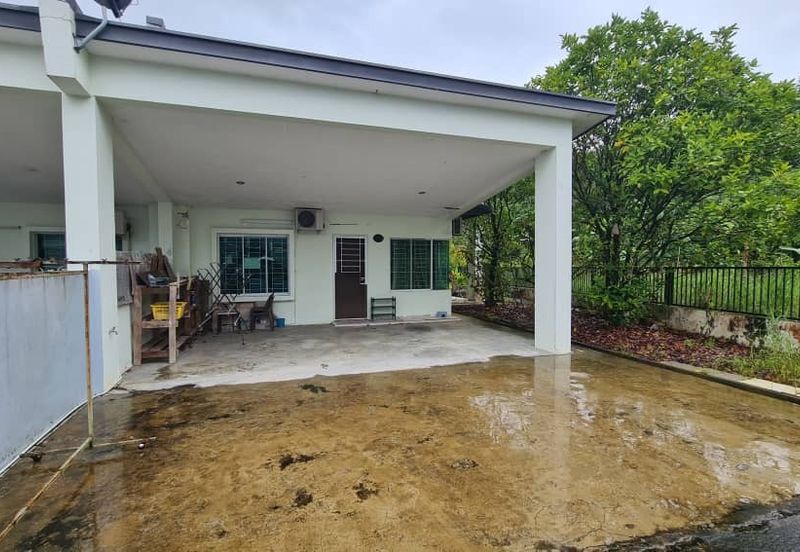Single storey Terrace Corner For Sale!  Located at Taman Paradise @ 9miles