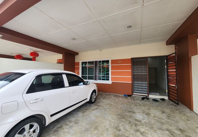 Double Storey Terrace Intermediate For Sale! Located at Merdang Gayam Samarahan 