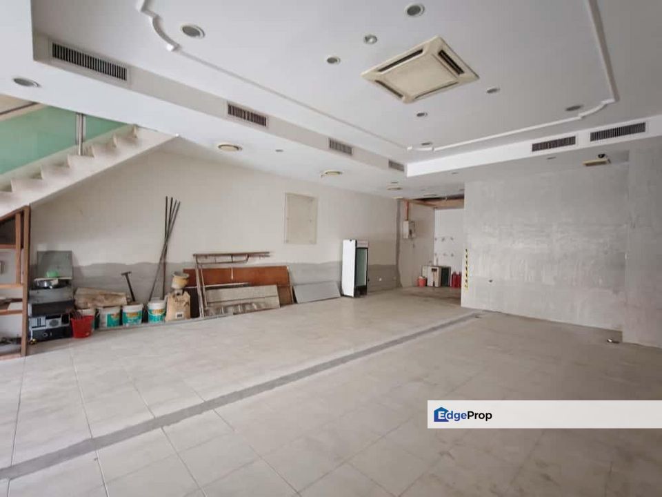 Ground and first floor shoplot for Rent!  Located at Height Drive Commercial Centre ( next to One TJ) , Sarawak, Kuching