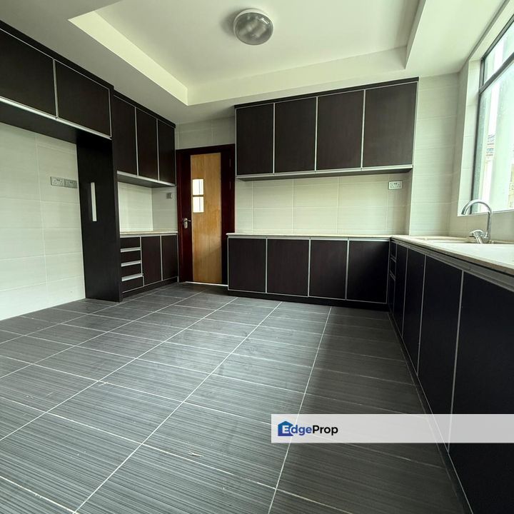 Miri 4-Storey Semi-detached House  FOR SALE Location: Bayshore, Miri, Sarawak, Miri