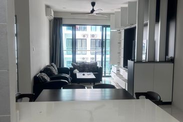 P'Residence Apartment (Corner) For Rent Located at Batu Kawa, Near Emart