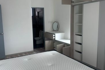 P'Residence Apartment (Corner) For Rent Located at Batu Kawa, Near Emart