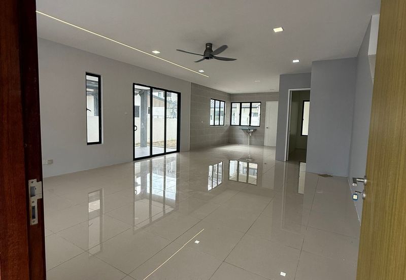Double storey Terrace Corner House For Sale! Located at Urban Heights, Jalan Stephen Yong