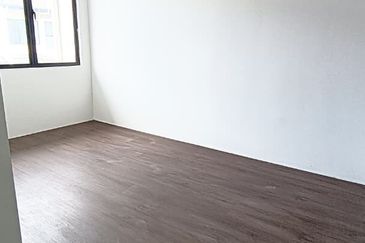 Double storey Terrace Corner House For Sale! Located at Urban Heights, Jalan Stephen Yong