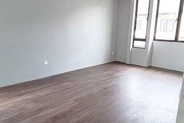 Double storey Terrace Corner House For Sale! Located at Urban Heights, Jalan Stephen Yong