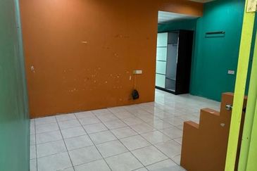 Spacious Single Storey Semi Detached House For Sale at Desa Ilmu