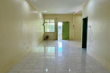 Spacious Single Storey Semi Detached House For Sale at Desa Ilmu