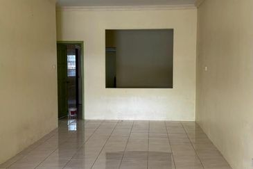 Spacious Single Storey Semi Detached House For Sale at Desa Ilmu