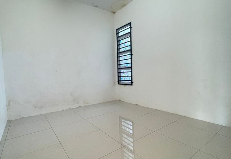 Joyous Park Single Storey House (9th Miles) For Sale!