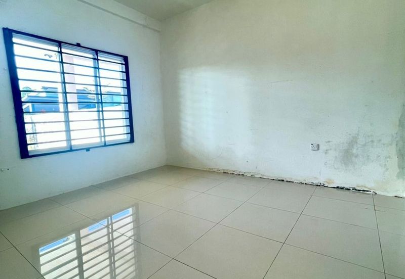 Joyous Park Single Storey House (9th Miles) For Sale!