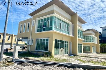 Double Storey Semi-Detached Warehouse For Sale! Located at Jalan Semaba