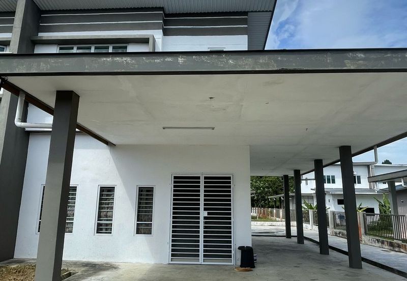 Double Storey Semi-Detached House For Sale! Located at Taman Serapi Maju, Matang