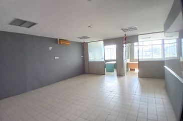 Chonglin Park First Floor Unit For Sale Located at Jalan Tabuan, Kuching