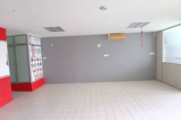 Chonglin Park First Floor Unit For Sale Located at Jalan Tabuan, Kuching