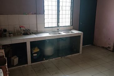 Single Storey Bungalow / Detached House For Sale! Located at Desa Wira, Kuching City Mall