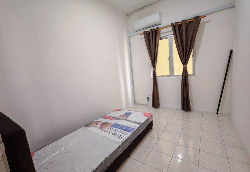 SP Lodge Sri Pertiwi Apartment For Rent! Located at Pines Square, MJC
