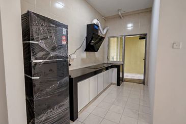 SP Lodge Sri Pertiwi Apartment For Rent! Located at Pines Square, MJC