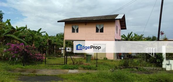 Land with Double Storey Detached House For Sale! 📍Located at Jalan Kapor, Sarawak, Kuching