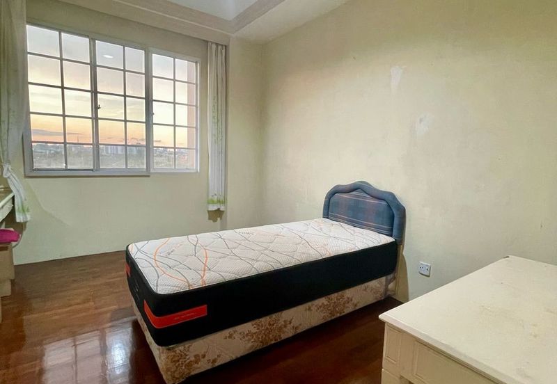 De Summit Condominium