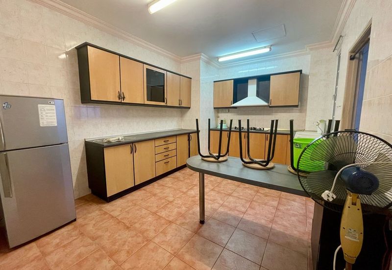 De Summit Condominium