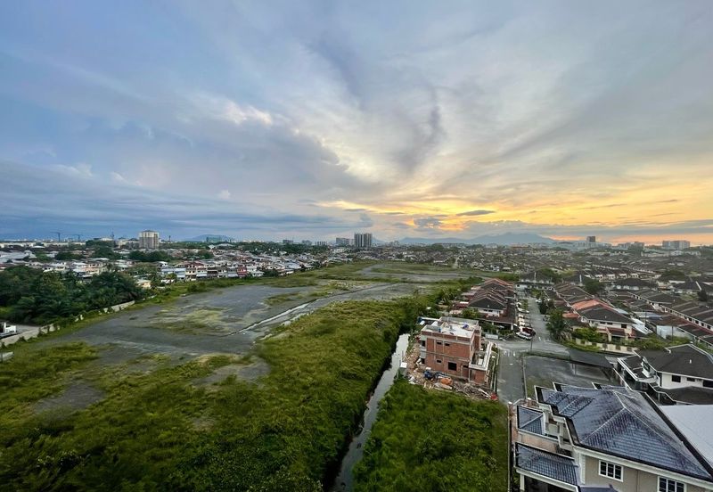 De Summit Condominium