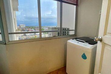 De Summit Condominium