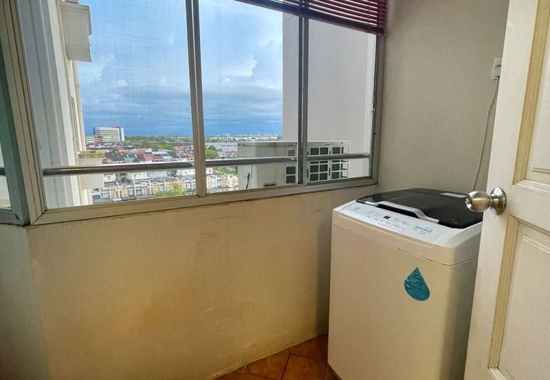 De Summit Condominium