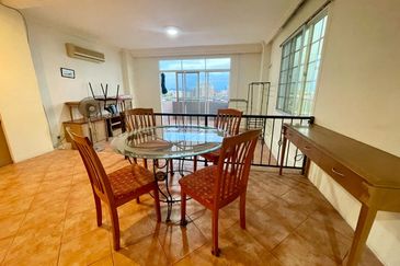 De Summit Condominium