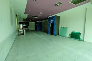 Ground and first floor shoplot for Rent!  Located at Height Drive Commercial Centre ( next to One TJ) 