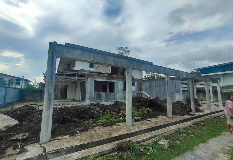 Double Storey Semi-Detached House For Sale! Located at Rubber Road