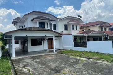 Room For Rent! Double Storey Semi Detached house at Jalan Song, behind Upwell