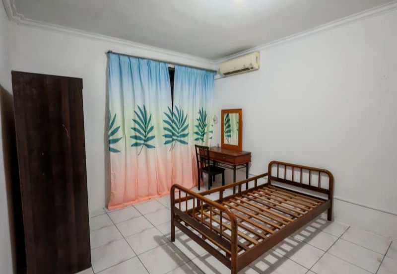 Room For Rent! Double Storey Semi Detached house at Jalan Song, behind Upwell