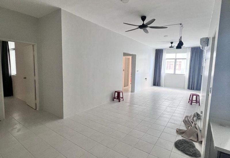 Prima Bintawa Apartment For Rent! Located at Bintawa